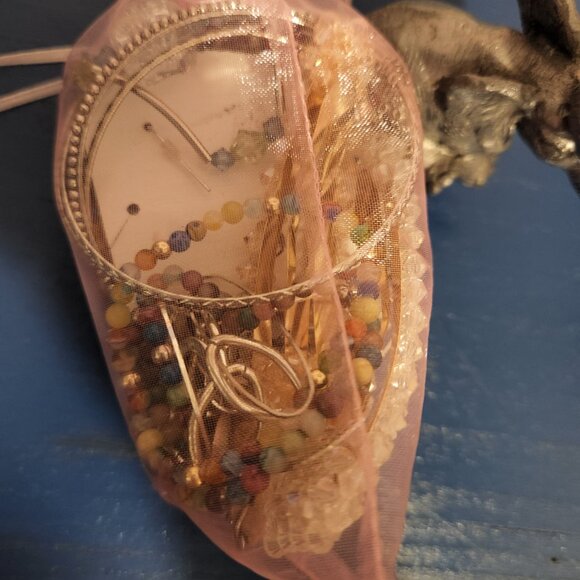 Mystery Jewelry drawstring bag 15+ wearable items| No broken pieces| Silver Tone - Picture 4 of 5